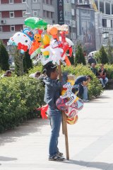 07-Balloon seller along Cumhuriyet Road